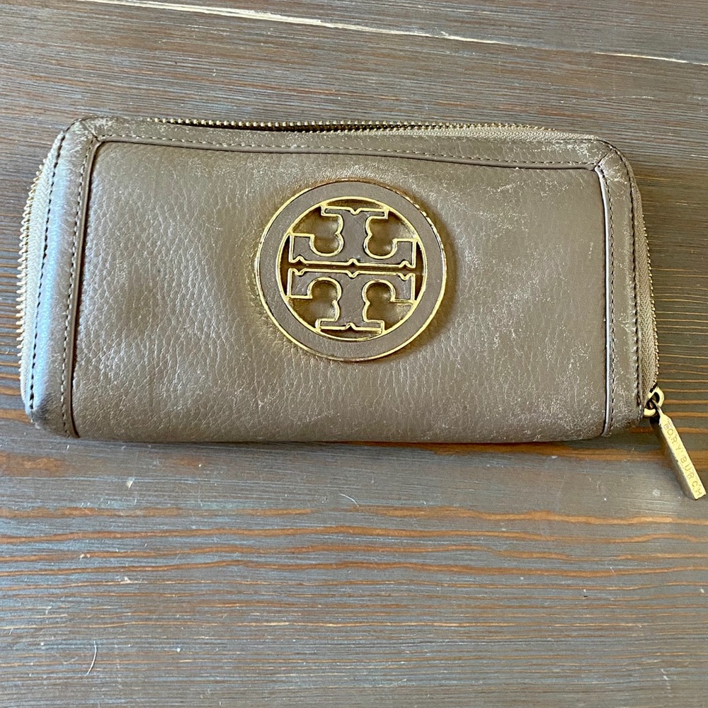 Tory Burch leather wallet
